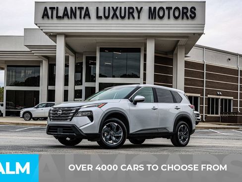 Used 2025 Nissan Rogue SV image 3