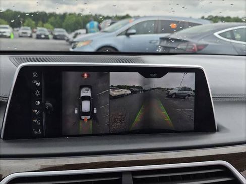 Used 2017 BMW 740i RWD image 19