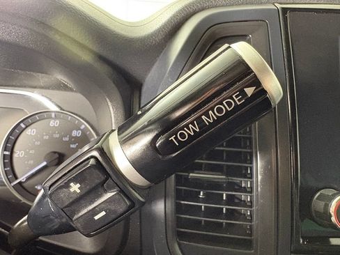 Used 2024 Nissan Titan SV AWD/4WD image 32