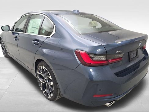 New 2026 BMW 330i xDrive Sedan w/ Convenience Package AWD/4WD image 7
