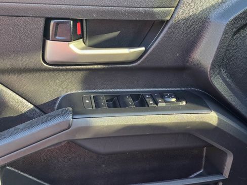 Used 2024 Toyota Tacoma TRD Off-Road image 10