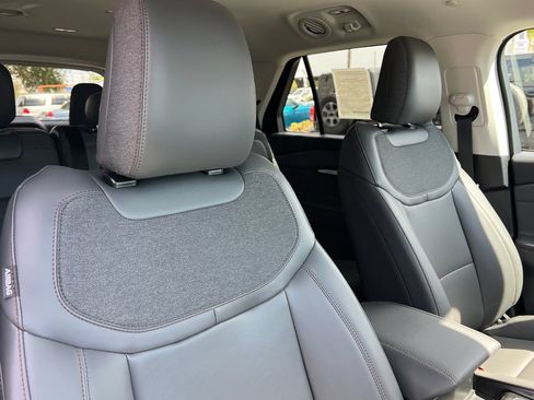 New 2026 Ford Explorer Active w/ Active Comfort Package RWD image 15