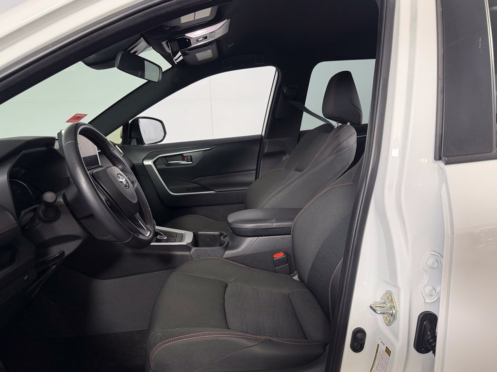 Used 2025 Toyota RAV4 SE AWD/4WD image 21