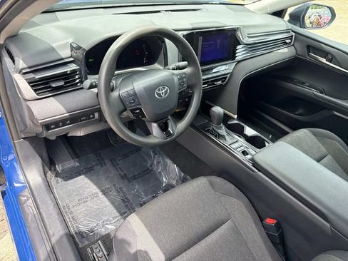 Used 2025 Toyota Camry LE FWD image 23