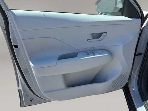 Used 2024 Hyundai Kona SE FWD image 23
