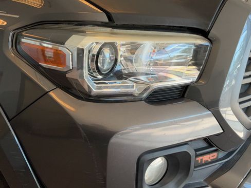 Used 2021 Toyota Tacoma TRD Sport RWD image 38