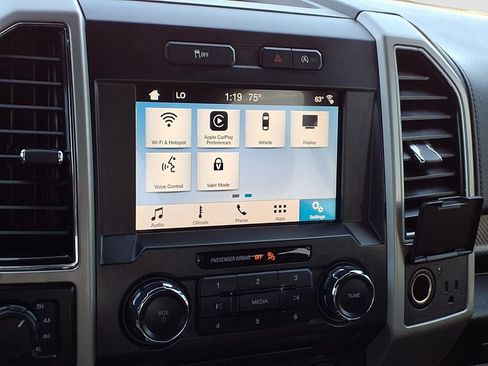 Used 2018 Ford F150 Lariat image 11