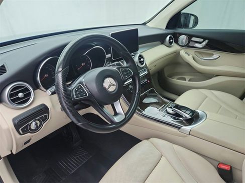 Used 2017 Mercedes-Benz GLC 300 4MATIC image 10