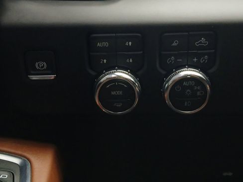 Used 2024 GMC Sierra 2500 Denali Ultimate image 12