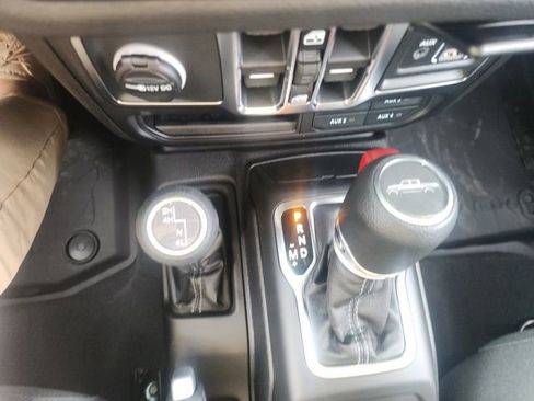 New 2026 Jeep Gladiator Sport AWD/4WD image 8