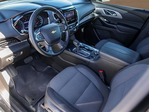 Used 2023 Chevrolet Traverse LT image 10