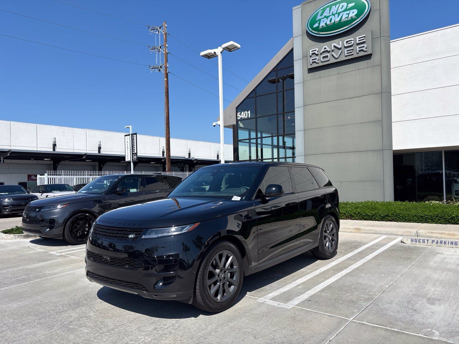 Used 2024 Land Rover Range Rover Sport SE AWD/4WD image 1