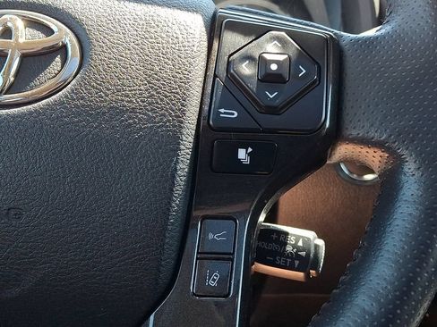 Certified 2023 Toyota 4Runner TRD Off-Road Premium w/ Moonroof Package AWD/4WD image 25