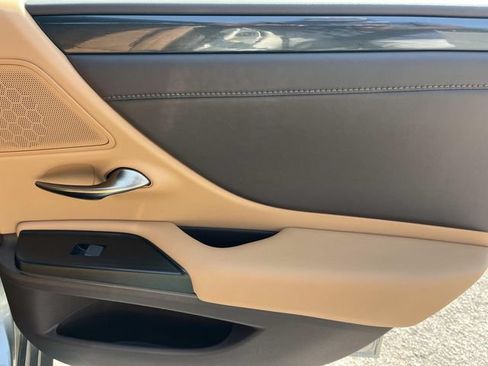 Used 2019 Lexus ES 350 w/ Accessory Package 2 FWD image 23