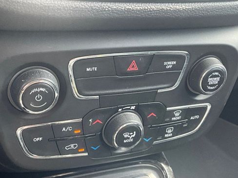 Used 2018 Jeep Compass Limited AWD/4WD image 8
