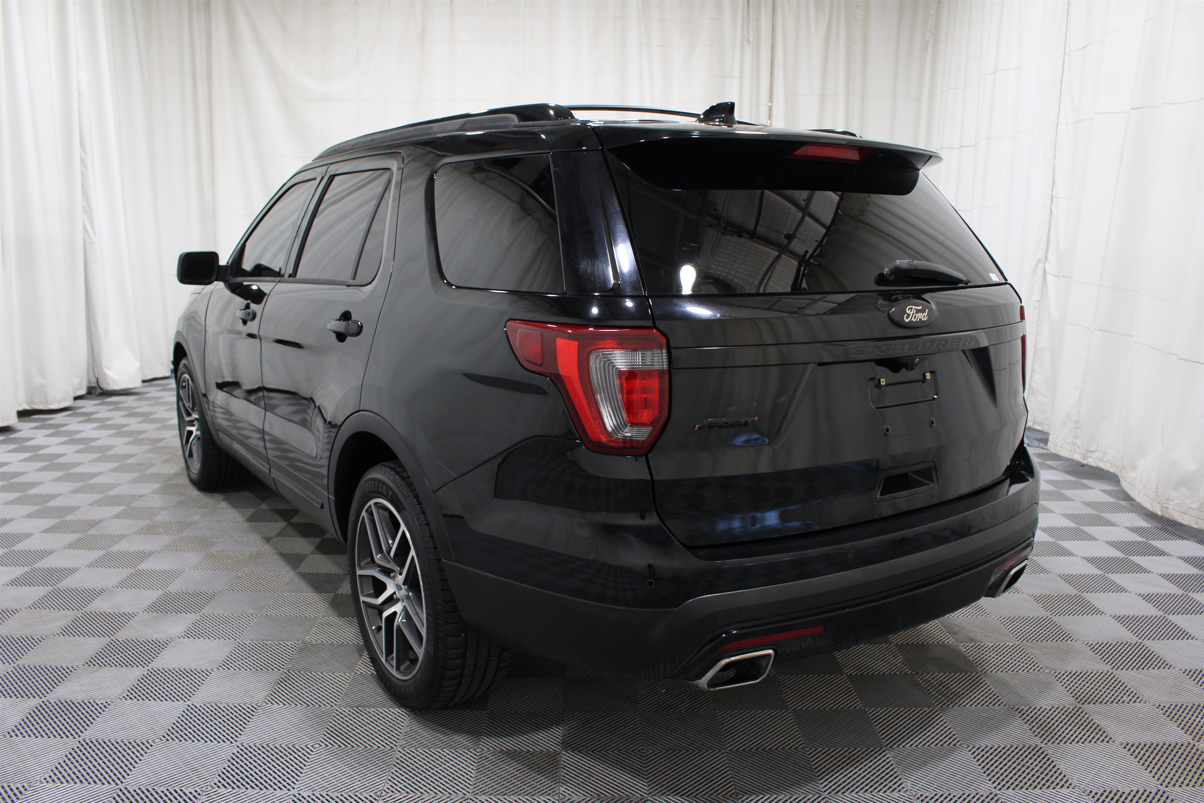 Used 2016 Ford Explorer Sport w/ Equipment Group 401A AWD/4WD image 35