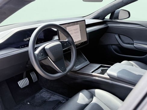 Used 2023 Tesla Model S Standard Range AWD/4WD image 9
