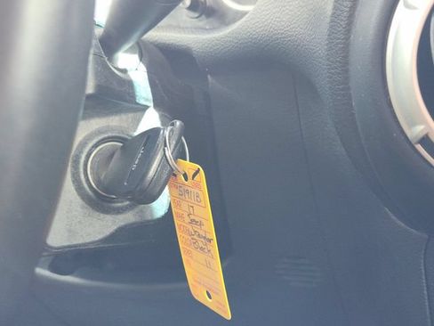 Used 2017 Jeep Wrangler Unlimited Rubicon w/ Connectivity Group AWD/4WD image 20