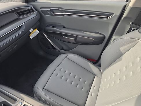 New 2026 Kia EV9 Wind image 18