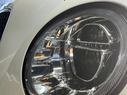 Used 2020 Bentley Bentayga AWD/4WD image 33
