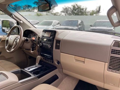 Used 2013 Nissan Titan SV w/ SV Premium Utility Pkg AWD/4WD image 18