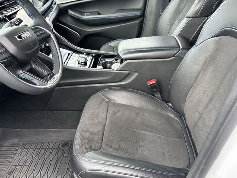 Used 2023 Jeep Grand Cherokee Trailhawk image 13