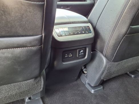 Used 2025 Nissan Pathfinder Platinum w/ Cargo Package FWD image 22