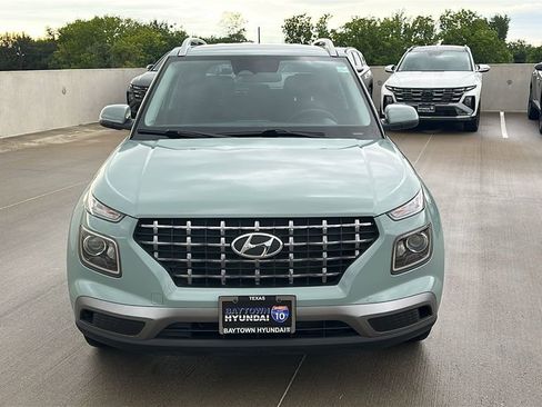 Used 2025 Hyundai Venue SEL FWD image 8
