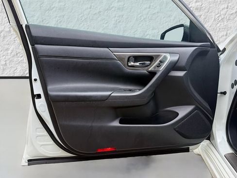 Used 2015 Nissan Altima 3.5 SL FWD image 20