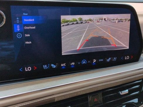 Used 2025 Chevrolet Tahoe High Country AWD/4WD image 13