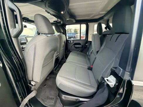 Used 2024 Jeep Wrangler Unlimited w/ Convenience Group AWD/4WD image 12