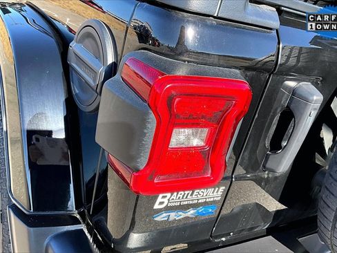 Used 2023 Jeep Wrangler Unlimited Sahara w/ Dual Top Group image 26