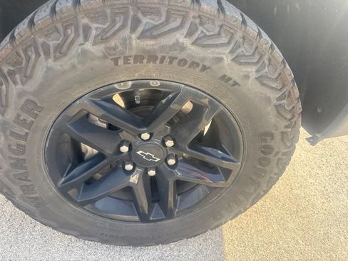 Used 2024 Chevrolet Silverado 1500 Custom Trail Boss AWD/4WD image 5
