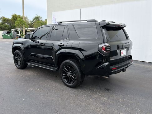 Used 2025 Toyota 4Runner Platinum AWD/4WD image 3
