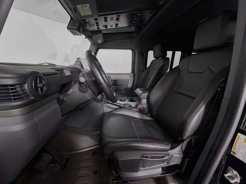 Used 2025 INEOS Grenadier AWD/4WD image 10