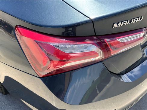 Used 2021 Chevrolet Malibu LT FWD image 28
