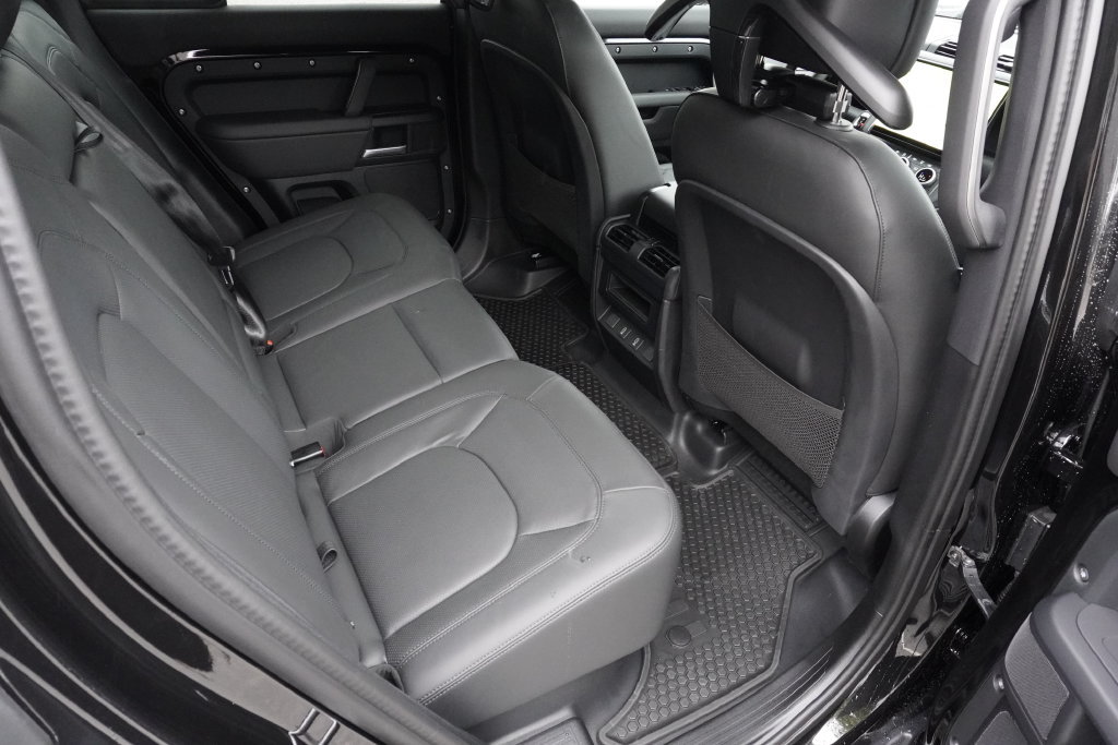 New 2026 Land Rover Defender 110 X-Dynamic SE AWD/4WD image 26