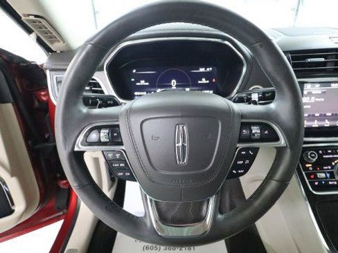 Used 2017 Lincoln Continental Reserve w/ Climate Package image 22