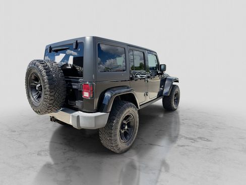 Used 2013 Jeep Wrangler Unlimited Sahara w/ Connectivity Group AWD/4WD image 7
