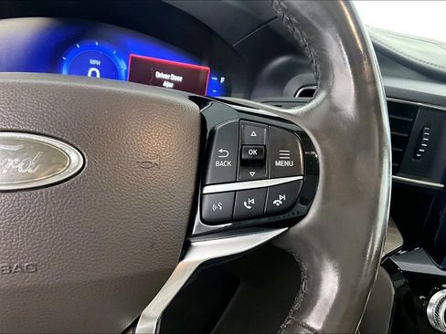 Used 2023 Ford Explorer Platinum w/ Technology Package AWD/4WD image 19