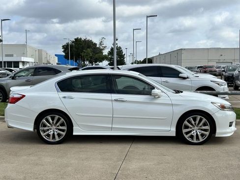 Used 2014 Honda Accord Touring image 3