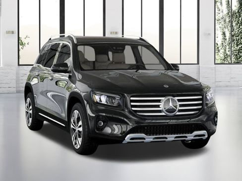 Used 2026 Mercedes-Benz GLB 250 4MATIC image 9
