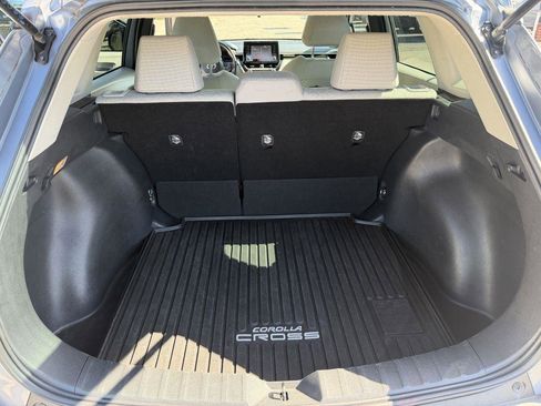 Used 2022 Toyota Corolla Cross L image 18