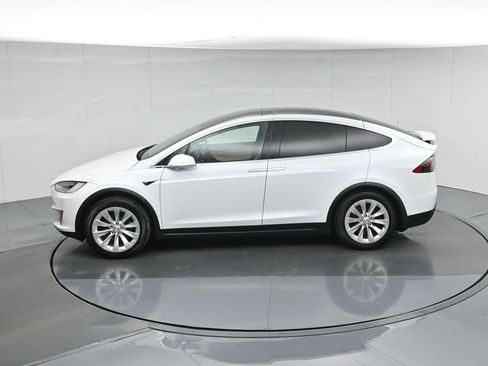 Used 2020 Tesla Model X Long Range AWD/4WD image 35