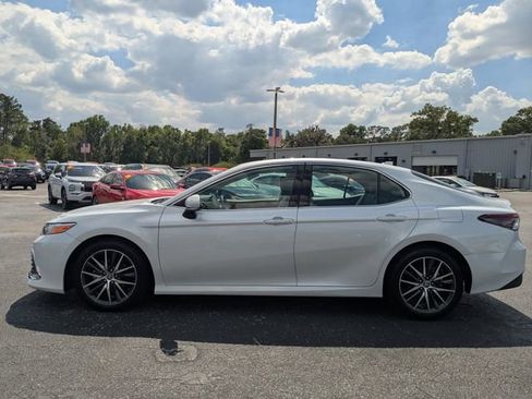 Used 2023 Toyota Camry XLE image 6