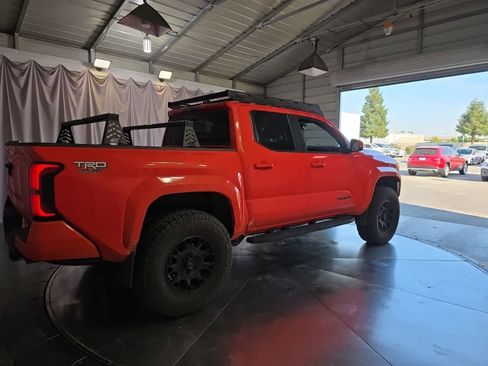 Used 2024 Toyota Tacoma TRD Sport w/ TRD Sport Upgrade Package image 7