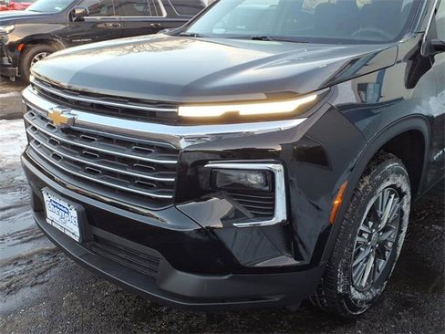 Used 2026 Chevrolet Traverse LT w/ Driver Confidence Package image 7