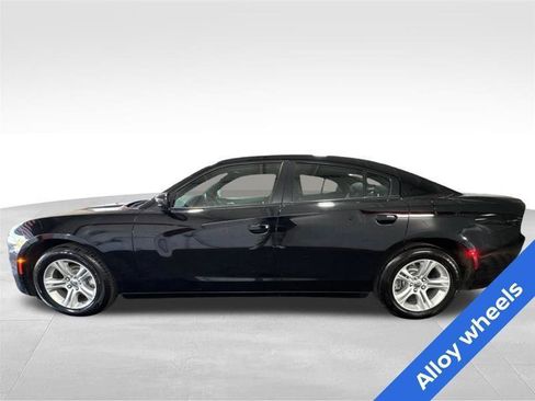 Used 2022 Dodge Charger SXT RWD image 8