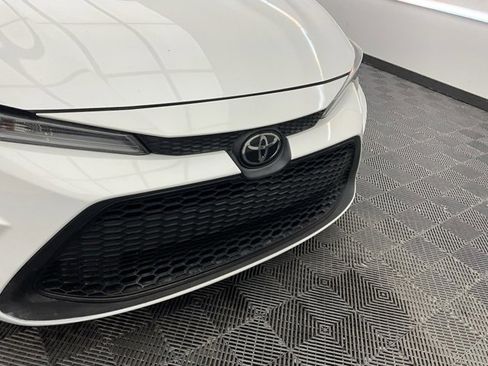 Used 2021 Toyota Corolla LE image 28