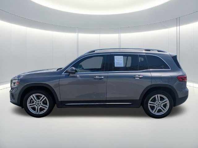 Used 2023 Mercedes-Benz GLB 250 4MATIC w/ Premium Package image 3
